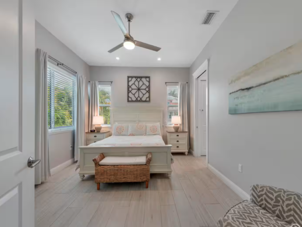 Luxurious Beach Getaway on Anna Maria Island Steps to Beach